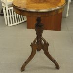 901 8558 PEDESTAL TABLE